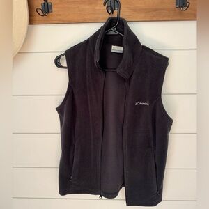 Grey Columbia Vest, No Flaws No Stains, Size Medium